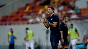 FRF i-ar putea interzice lui Rădoi să se ridice de pe banca de rezerve în timpul meciurilor