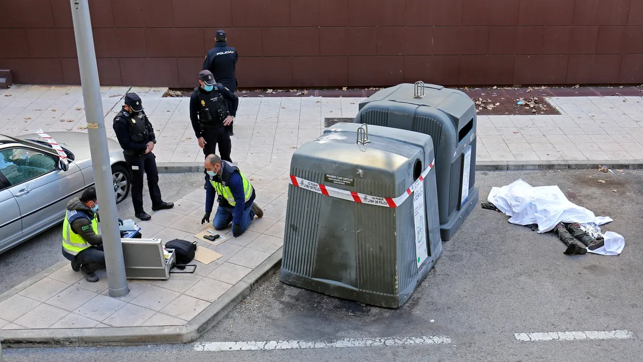 Un individ care a încercat să atace un grup de agenţi de poliţie cu un cuţit a fost împuşcat mortal la Madrid 