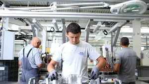 Activităţile de producţie s-au îmbunătăţit în zona euro şi în Statele Unite: Cererile clienţilor, la cel mai înalt nivel din ultimii şase ani / Costurile de producţie, în schimbare