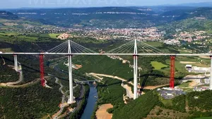 Opt dintre cele mai interesante poduri din lume - GALERIE FOTO