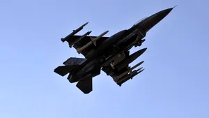 Aviaţia militară siriană bombardează poziţiile teroriste din zona Palmira