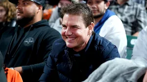 Tom Cruise este complet schimbat. Fanii spun că şi-a făcut operaţii estetice. „Ce-i cu pomeţii de babuin umflat?”