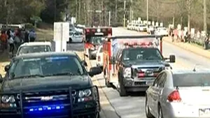 Cinci pompieri, LUAŢI OSTATICI într-o locuinţă din SUA. Atacatorul, împuşcat mortal într-un schimb de focuri - VIDEO