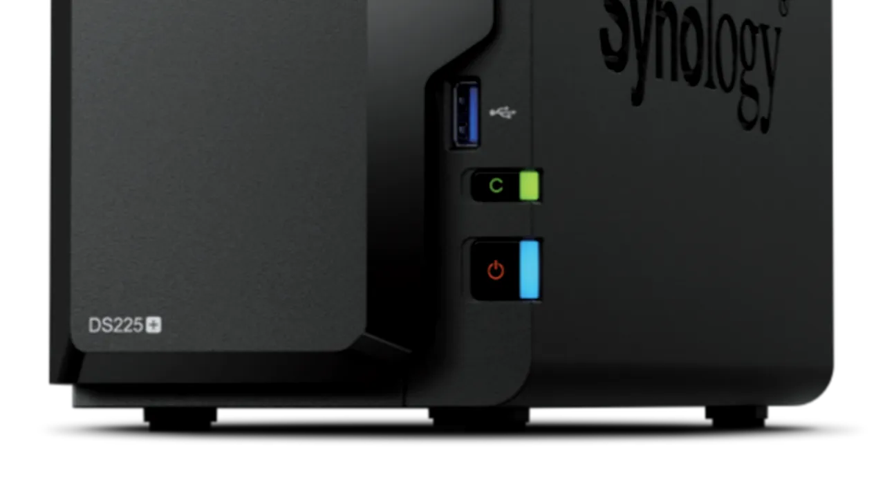 Synology® DiskStation® DS225+ este disponibil în România