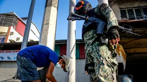 Mort la o zi după ce a fost prins încălcând restricţiile anti-COVID. Familia victimei şi primarul acuză poliţia de „tortură”