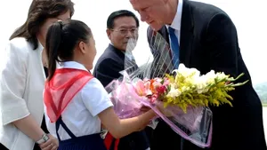 Bill Clinton s-a întâlnit cu jurnalistele deţinute în Coreea de Nord - VIDEO