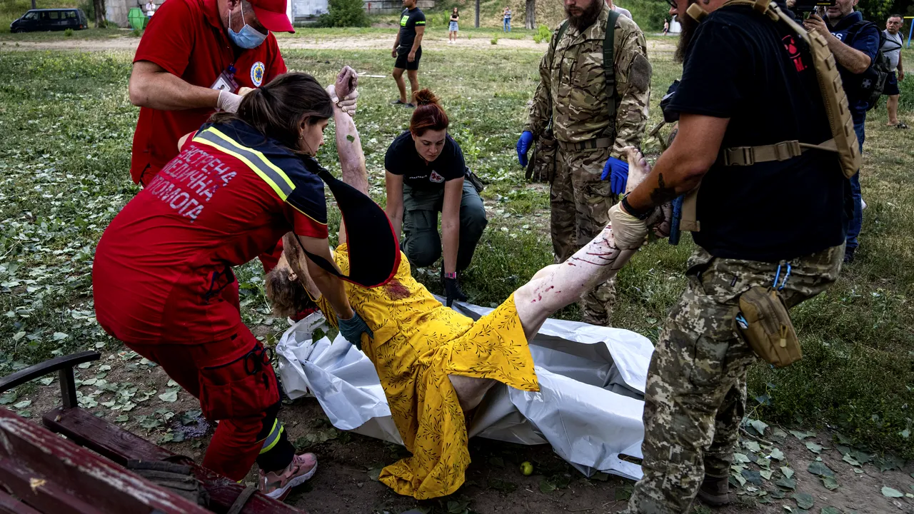 Tragerea la răspundere a autorilor crimelor de război din Ucraina ar putea dura ani