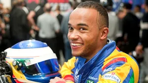 Fratele lui Lewis Hamilton, primul pilot cu dizabilităţi care va concura în campionatul de turisme