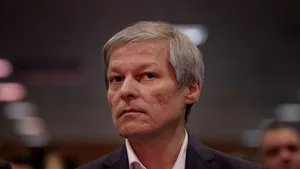 Cioloş: Candidez pentru şefia grupului Înnoim Europa, dar rămân activ şi în politica din ţară
