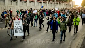 A cincea săptămână de proteste în Capitală, încheiată cu un marş din Militari la Universitate - FOTO