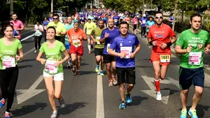 REPORTAJ: Semimaratonul Bucureşti - peste 10.000 de participanţi, mai buni decât Chuck Norris - FOTO