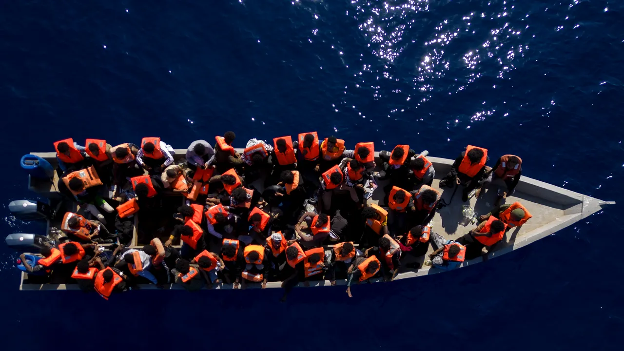 Fost deputat francez, soluţie pentru criza migranţilor: să fie distribuiţi în ţările europene