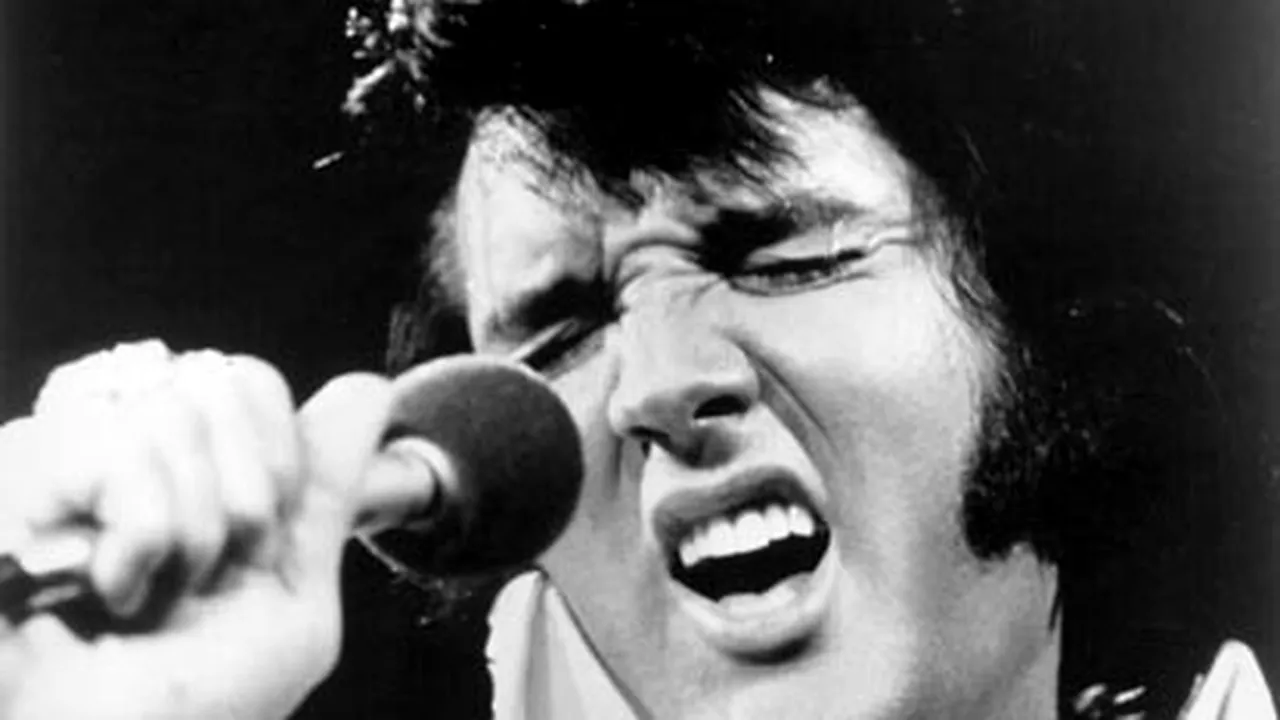 Elvis Presley, comemorat de peste 500 de fani ai săi, la Mioveni (Video)