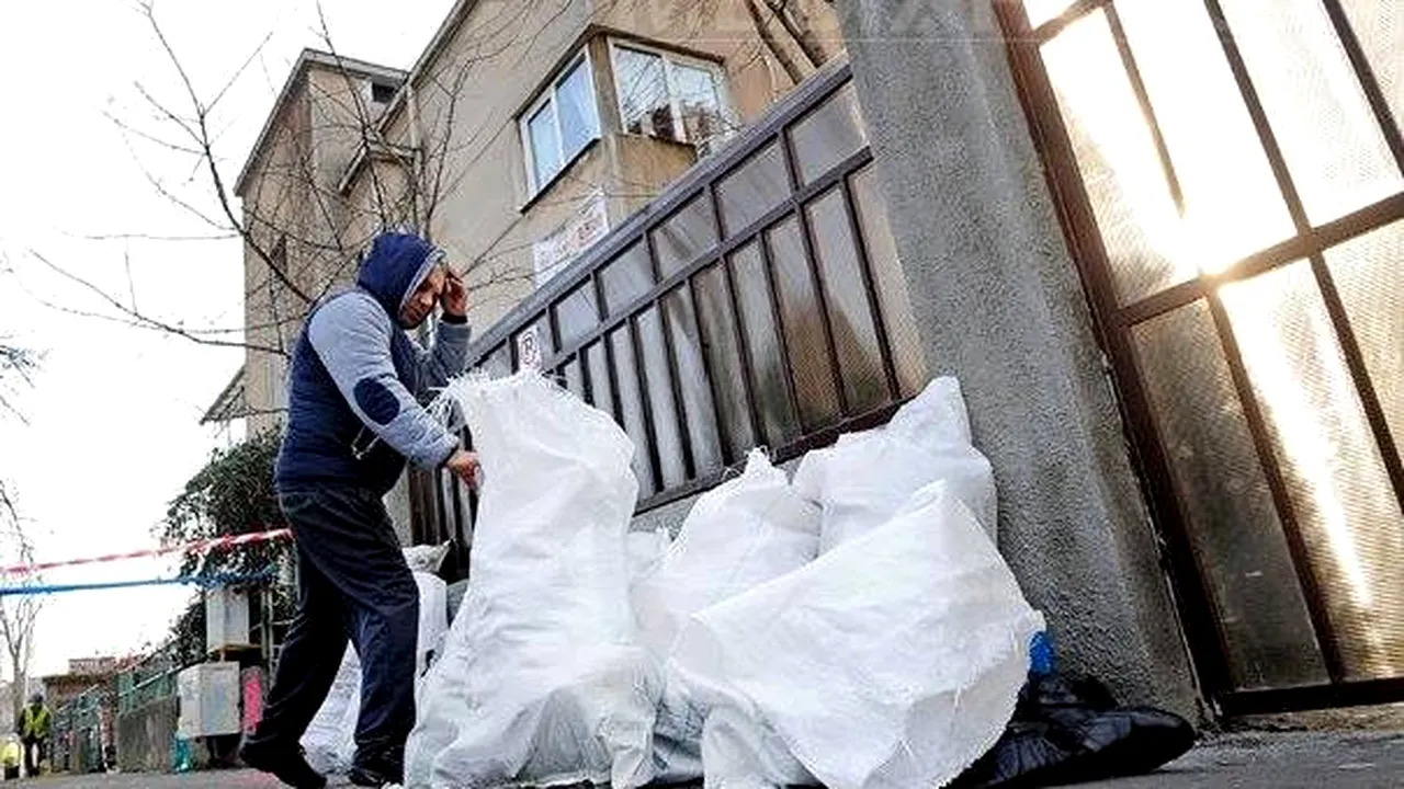 REPORTAJ: Mici afaceri din zona Eroilor, cu lacătul pe uşă acum din cauza surpărilor de teren - GALERIE FOTO