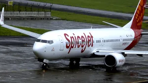 Un avion a aterizat de urgenţă la Calcutta din cauza unei rusoaice care purta văl islamic integral