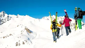 Guvernul a aprobat normele de acordare a voucherelor de vacanţă