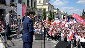 Nicușor Dan în Polonia: Credeți în victoria voastră, așa cum am crezut și noi în a noastră