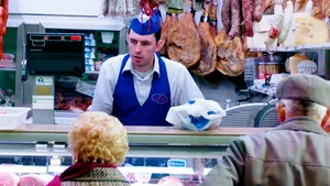 Un bărbat fără mască de protecţie, într-un magazin din Tulcea, l-a snopit în bătaie pe cel care l-a atenţionat 