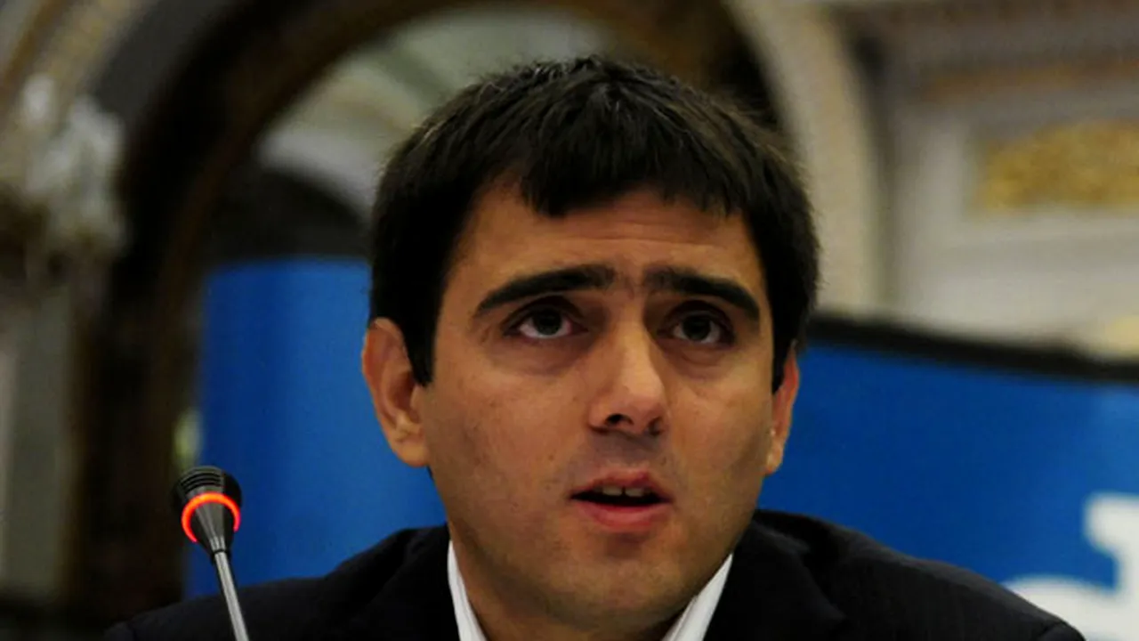 Corneţeanu către angajaţii Adevărul: Nu aveţi încredere în ei! Riscaţi să fiţi răniţi la fel ca mine
