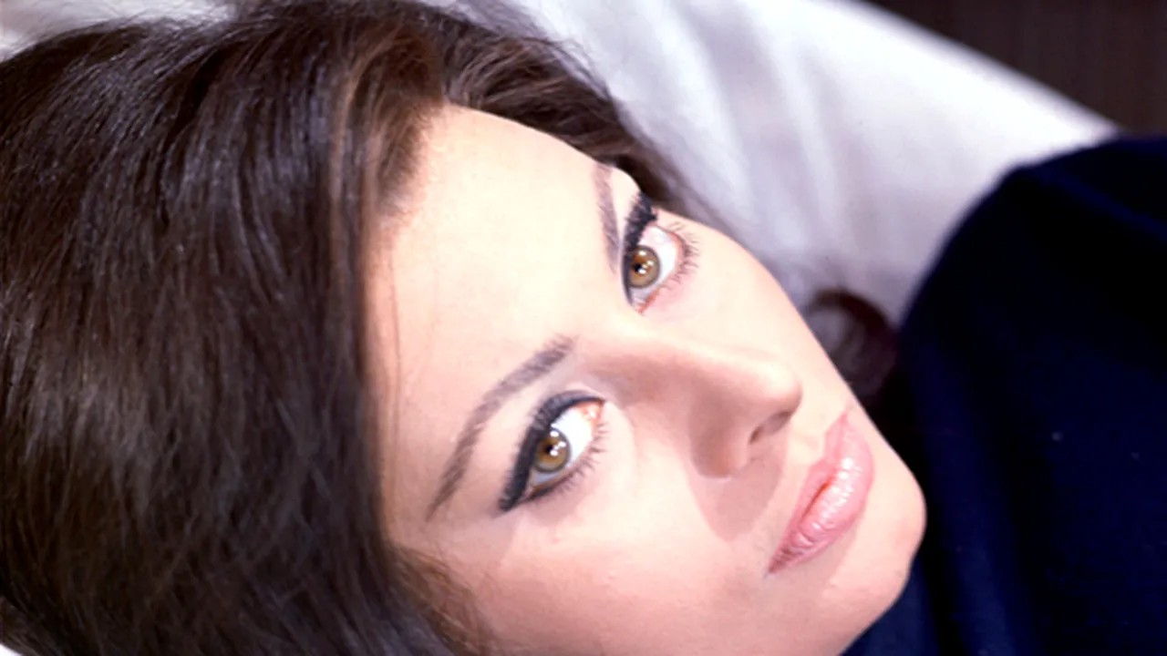 Sophia Loren spune că s-au făcut presiuni asupra sa să îşi 