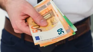 ANALIZĂ: Vor putea economiile UE să crească suficient de puternic pentru a-şi plăti munţii de datorii?
