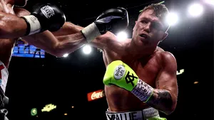 Pugilistul Saul ”Canelo” Alvarez a lăsat vacant titlul WBO la categoria semigrea