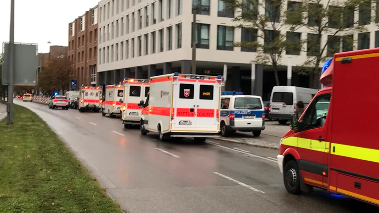 ATAC la München | Opt persoane au fost rănite, după ce un individ a atacat trecători cu un cuţit. Agresorul, prins după o amplă operaţiune | FOTO, VIDEO