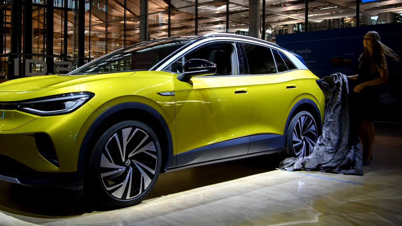 ID.4 este primul crossover electric Volkswagen. Preţul maşinii începe de la 41.000 de dolari