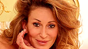 Celebru topmodel, mândră de corpul ei. A pozat nud la 55 de ani