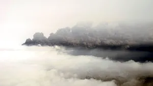 Norul de cenuşă vulcanică va elibera luni seară vestul ţării; la sol nu este pericol de poluare