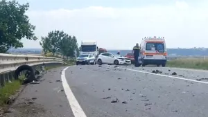 Accident grav între un autoturism și un microbuz pe DN17, în Suceava. A fost activat Planul Roșu