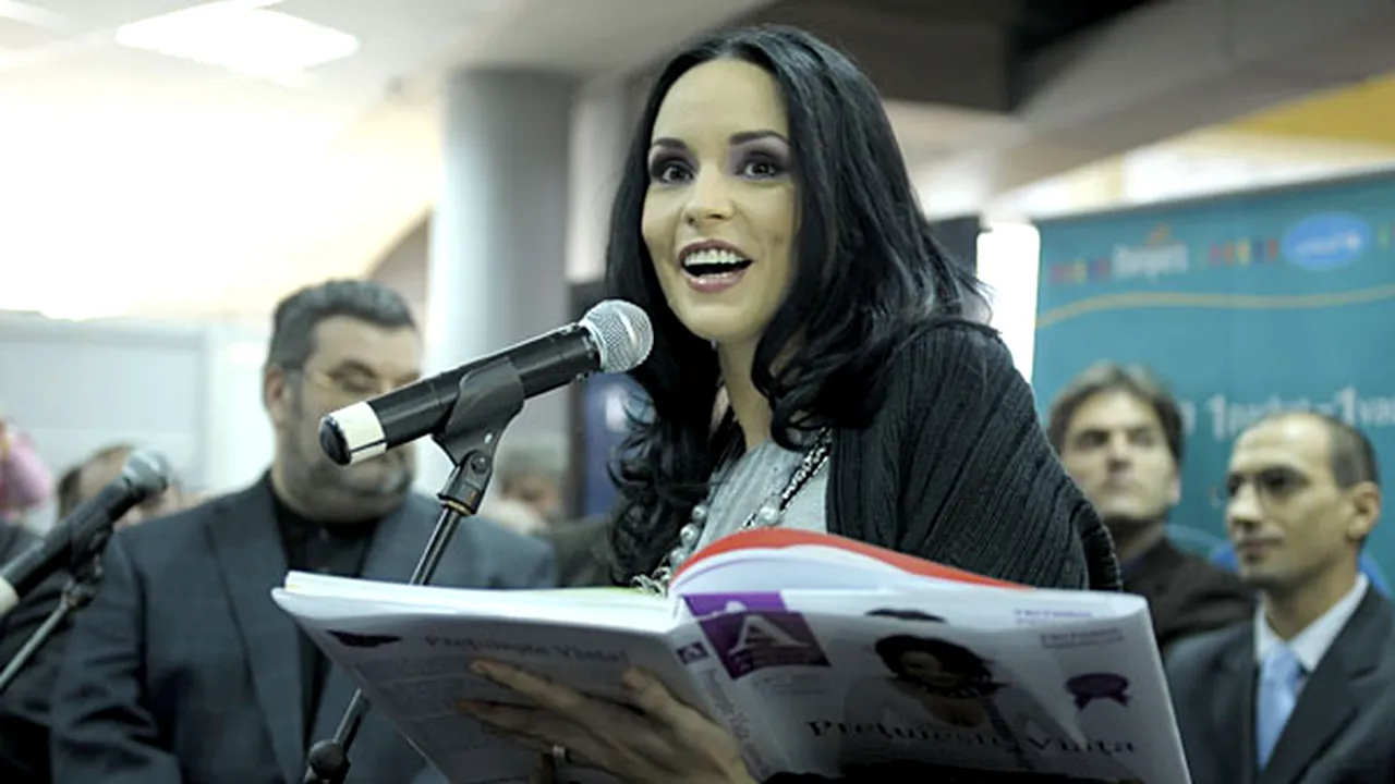 Andreea Marin Bănică a lansat, sâmbătă, volumul 