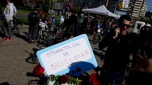 GALERIE FOTO Peste o mie de timişoreni, la plimbare pe străzile oraşului în cadrul “Pedalării de Primăvară”