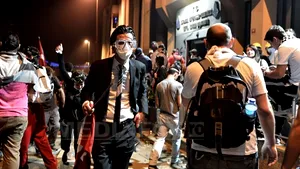 PROTESTELE din TURCIA continuă: Mii de manifestanţi au ocupat din nou Piaţa Taksim din Istanbul. Poliţia a folosit gaze lacrimogene - FOTO