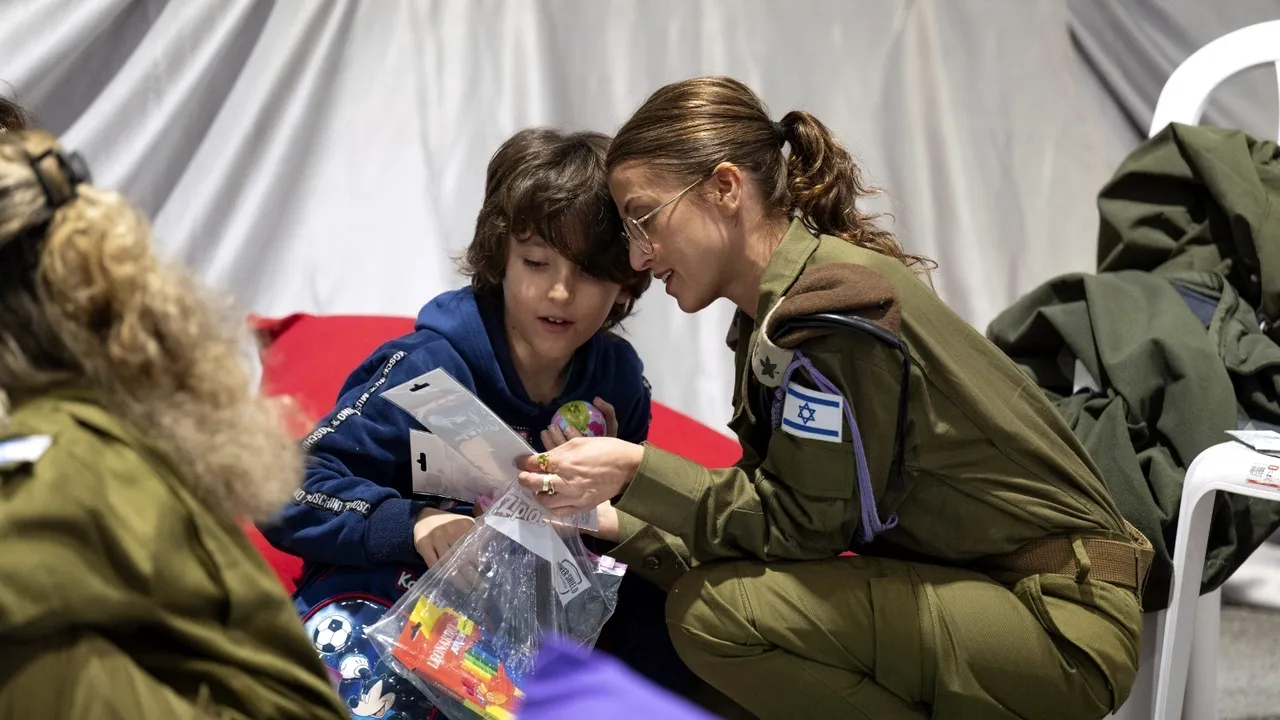 Războiul Israel - Hamas. Alţi 12 ostatici eliberaţi / Armistiţiul dintre Israel şi Hamas, ce urma să expire astăzi, a fost prelungit / Iran ameninţă: vor fi consecinţe pentru Israel şi pentru SUA, dacă încetarea focului nu va fi permanentă