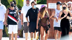 FOTO: Neymar şi iubita sa petrec la Ibiza, dar nu au fost văzuţi împreună