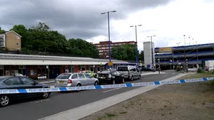 O gară situată la periferia Londrei a fost evacuată temporar din cauza unui incident de securitate - FOTO