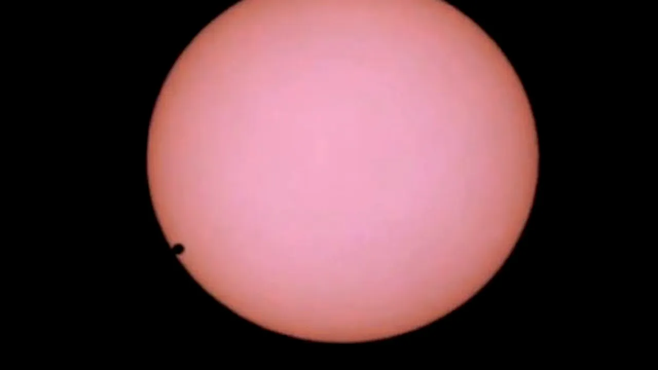 Venus trece prin faţa Soarelui: o ocazie rară de a verifica tehnicile de observare a exoplanetelor - VIDEO