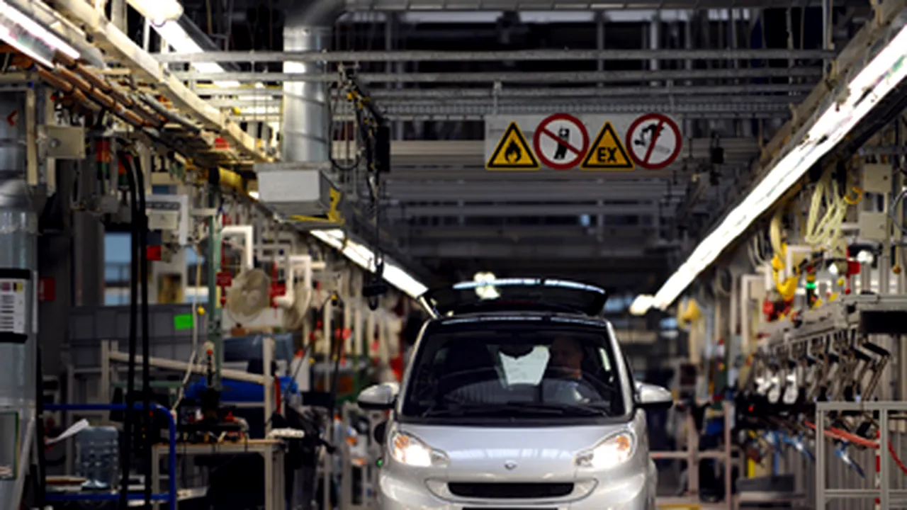 Daimler va încerca să lanseze în fiecare an câte un model de vehicul hibrid
