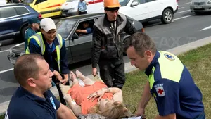 Cel mai grav accident la metroul din Moscova: Doi suspecţi, arestaţi în urma deraierii metroului