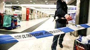 FOTO, VIDEO ATAC la gara din Milano: Un agent de poliţie şi un militar, ÎNJUNGHIAŢI. Agresorul, un italian de origine marocană