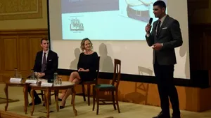 Poliţistul Marian Godină a lansat cartea 