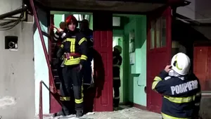 Explozie într-un bloc din Vulcan. Un bărbat a suferit arsuri