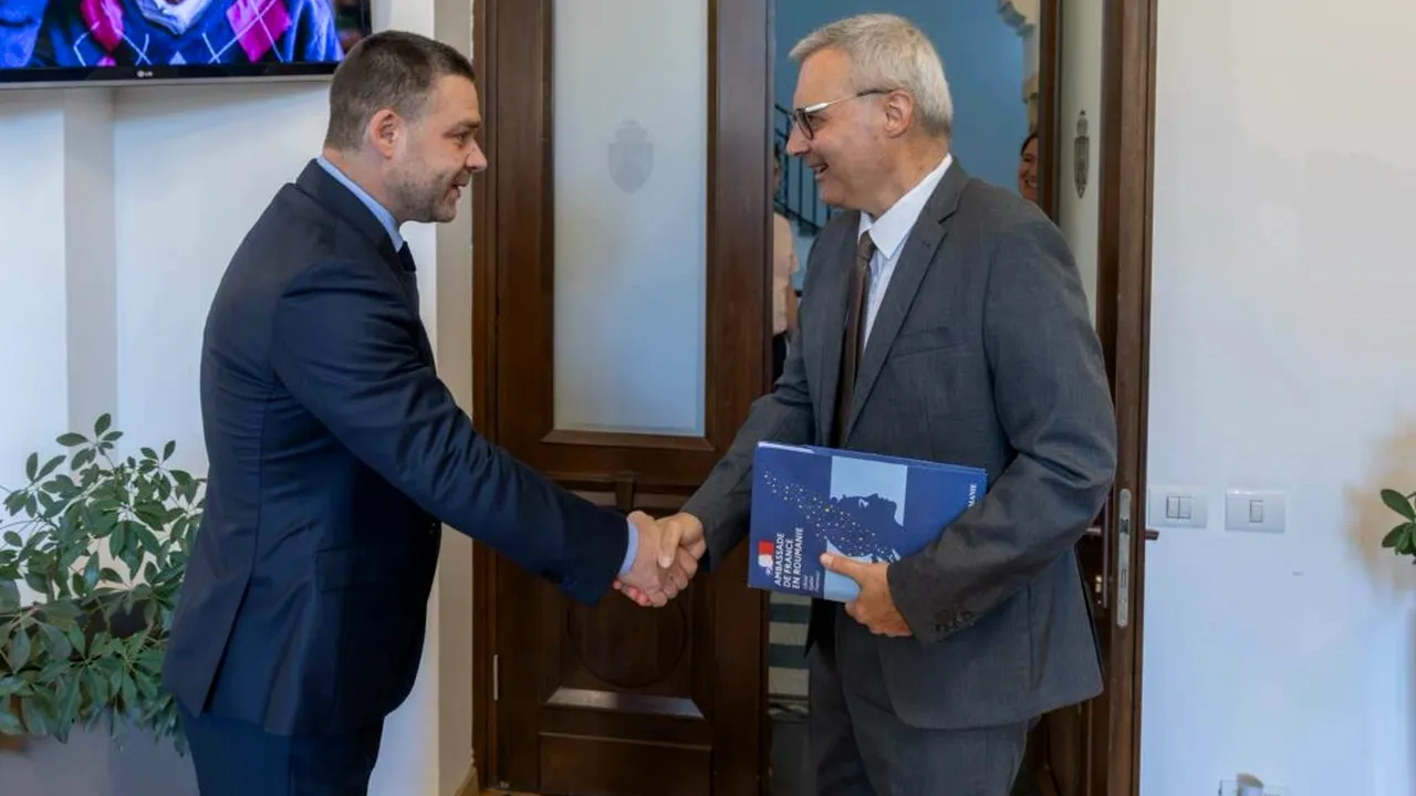 Ciucu vrea să-și trimită funcționarii la Paris ca să învețe din modelul francez