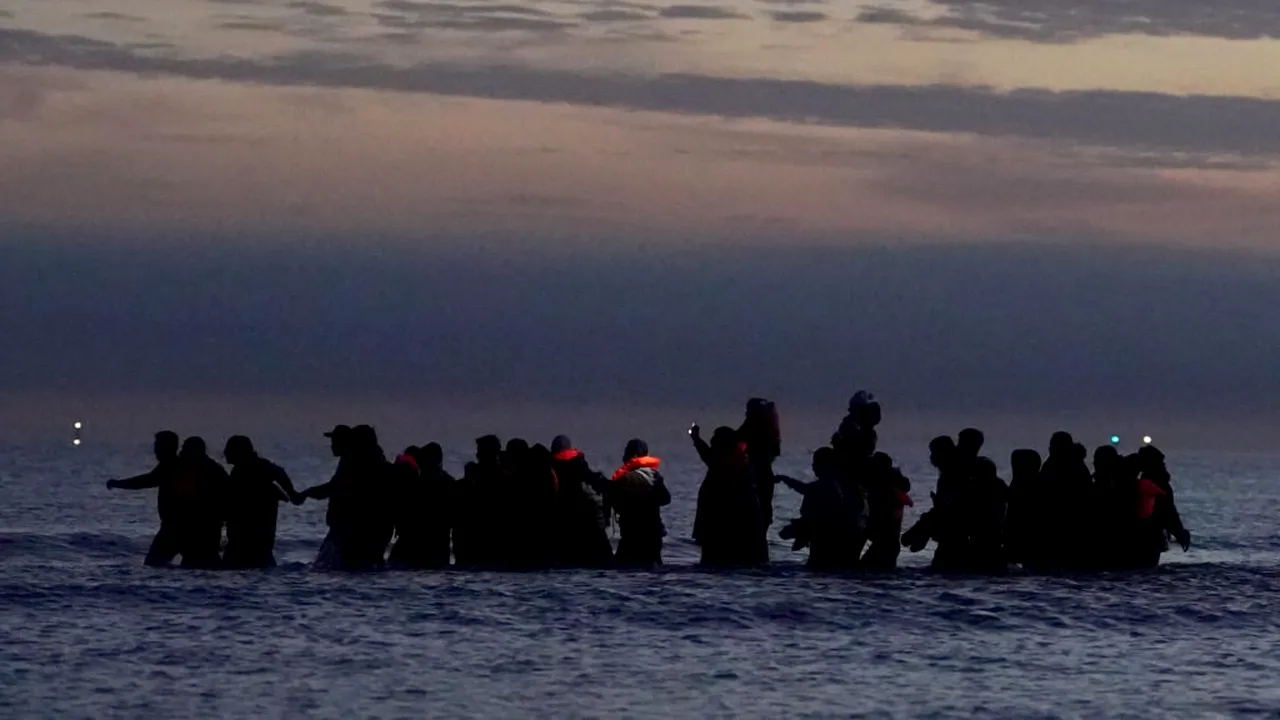 Patru persoane au murit încercând să traverseze Canalul Mânecii