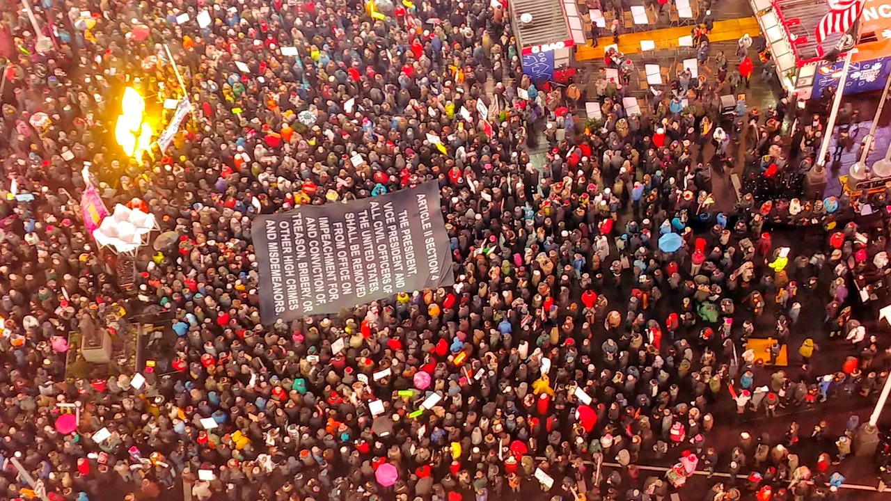Miting la New York pentru demiterea preşedintelui SUA, Donald Trump