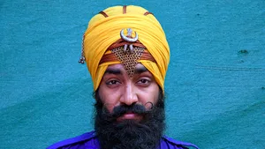 O curte federală din SUA a decis să permită barba şi turbanul recruţilor sikh care devin puşcaşi marini americani