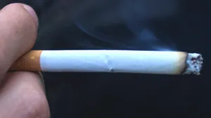 Fumatul scurtează viaţa cu cel puţin cinci ani