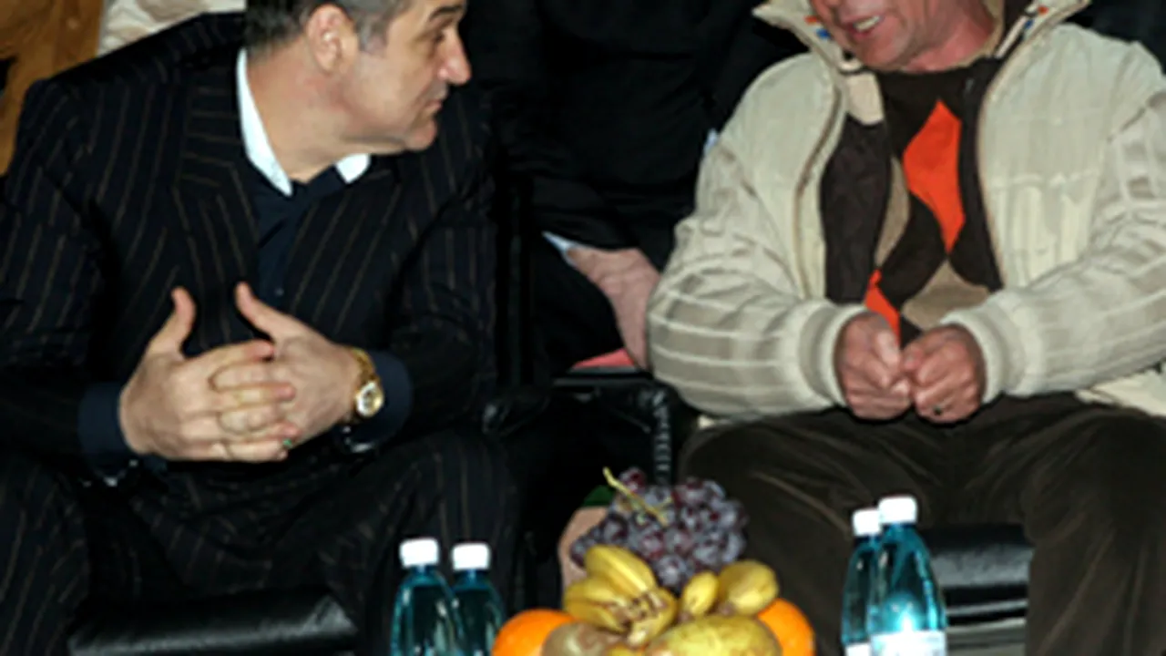 CNA: Becali şi Băsescu, cele mai mediatizate personalităţi politice la ştirile TV