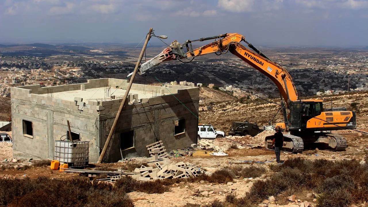 Guvernul israelian a aprobat un plan de construire a mii de locuinţe în colonii din Cisiordania 